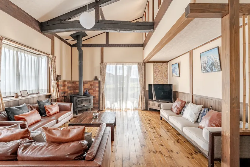 Hakuba Powder Lodge Taketombo - Image 1