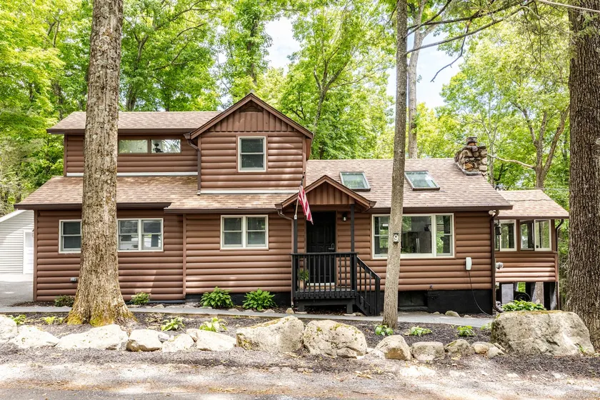 Mountaintop Retreat · Deck · Fireplace · Lake - Image 1