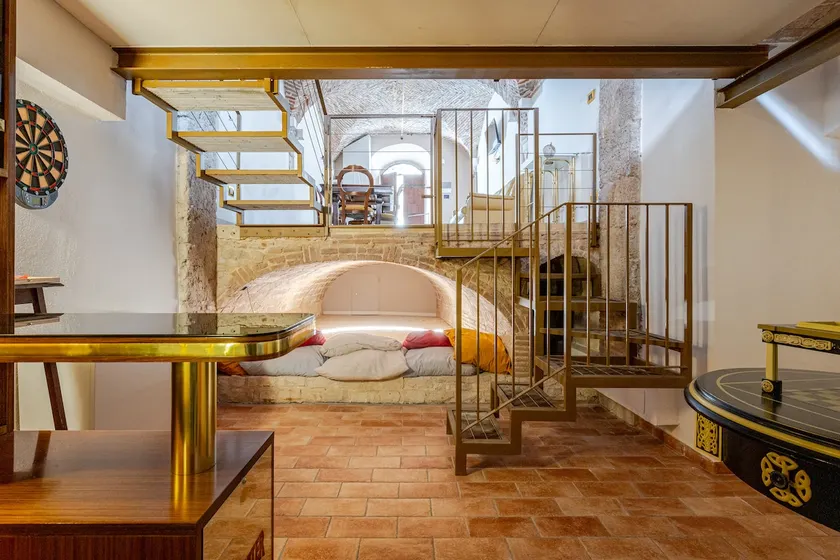 *(Art Of Living)* - Elegant house in the historic center - Image 1