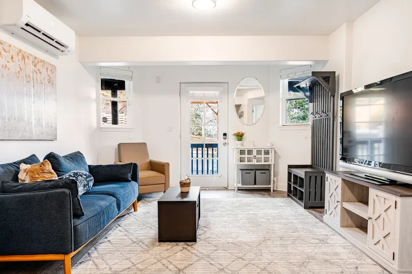 Ocean view 2bd/1ba unit - Very Safe Area! - Image 1