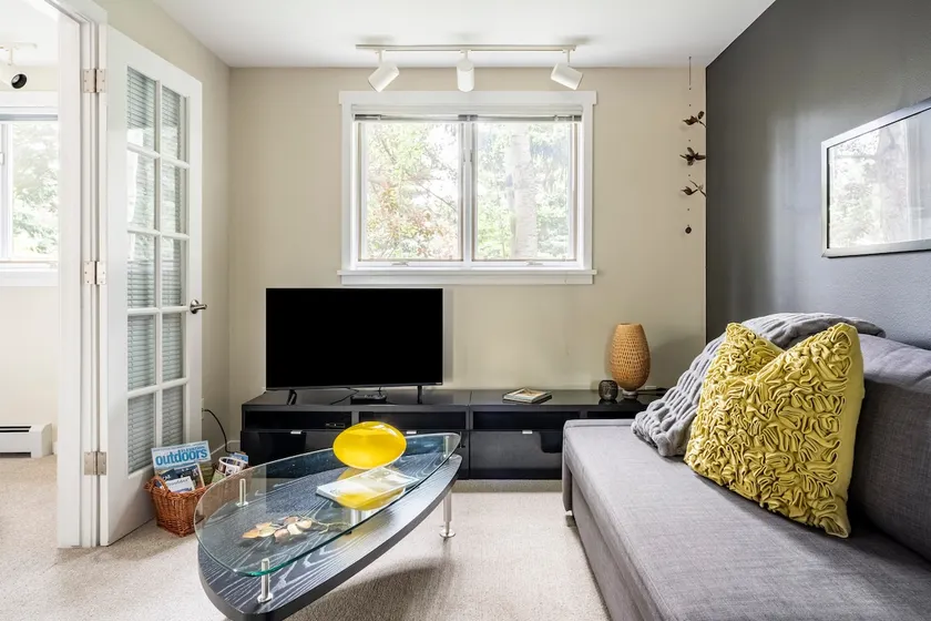 Secluded & Relaxing Suite next to Hiking Trails - Image 1