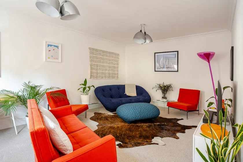 Luxury mews house with balcony & parking in the centre of Bath - Image 1