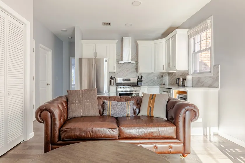 Bright & Cozy | Jersey City Retreat - Image 1