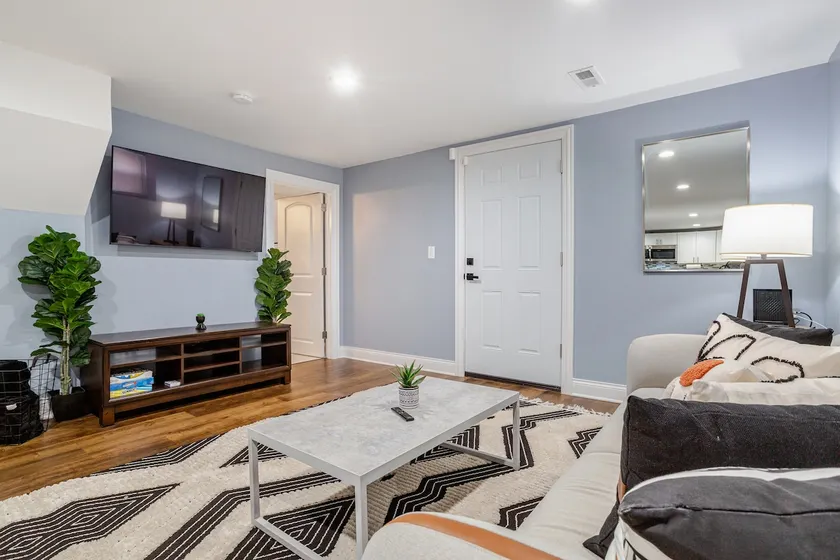 Victorian Garden Loft | SouthSide Mansion Stay - Image 1