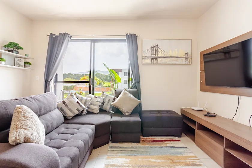 Practical apartment, swimming pool, pets allowed, very new - Image 1