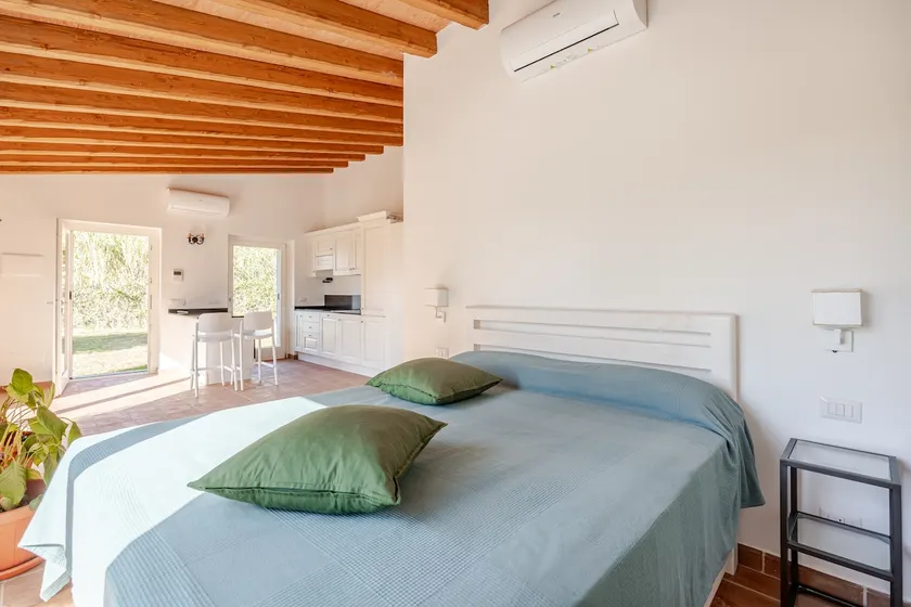 Cottage + patio 200 meters from Lake Bracciano 2 - Image 1