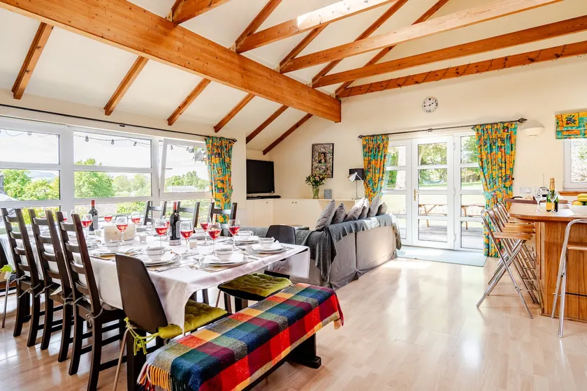 Atemberaubende 6BR Garden Villa [20 Personen] - Schöne Gegend [Glasgow & Loch Lomond] - Image 1