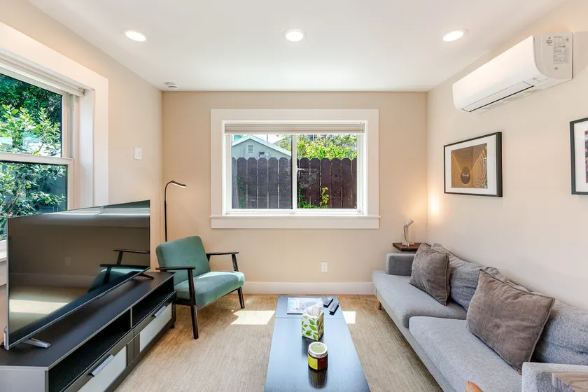 Quiet cottage in North Oakland - Image 1