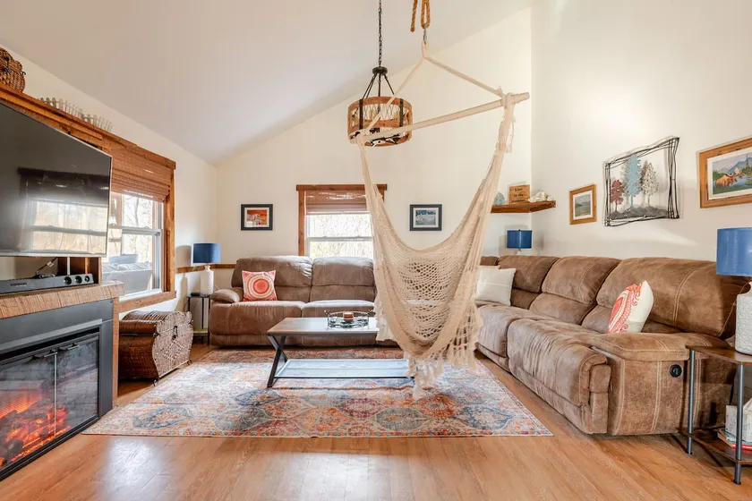 Cozy Cabin in the Woods - Image 1
