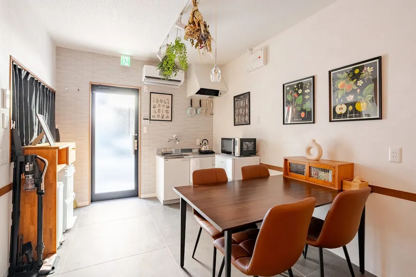 3-floor entire home · 5 guests · Dome · Ozone St. - Image 1