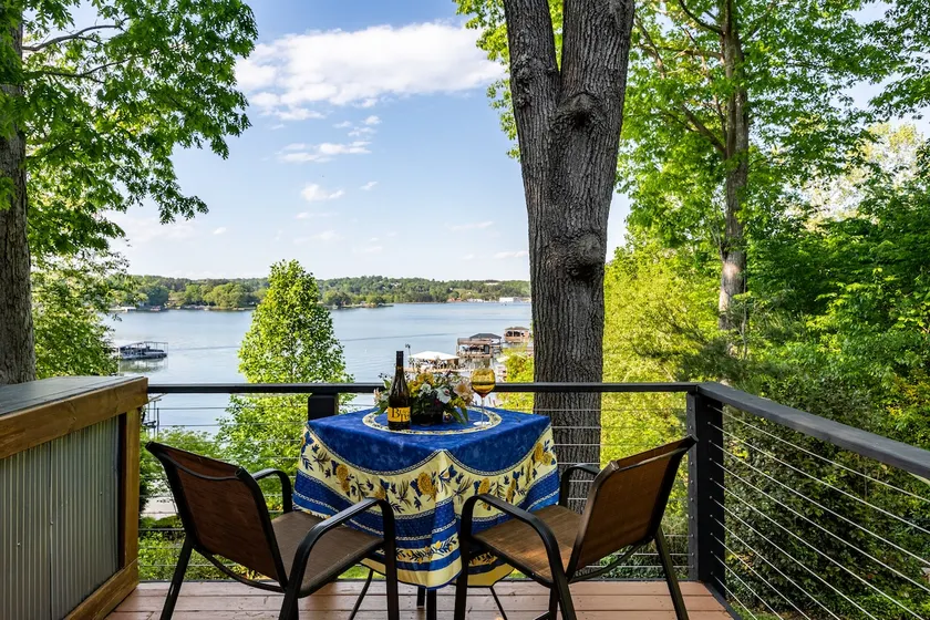 Lake Front Retreat & Water Sports - Image 1