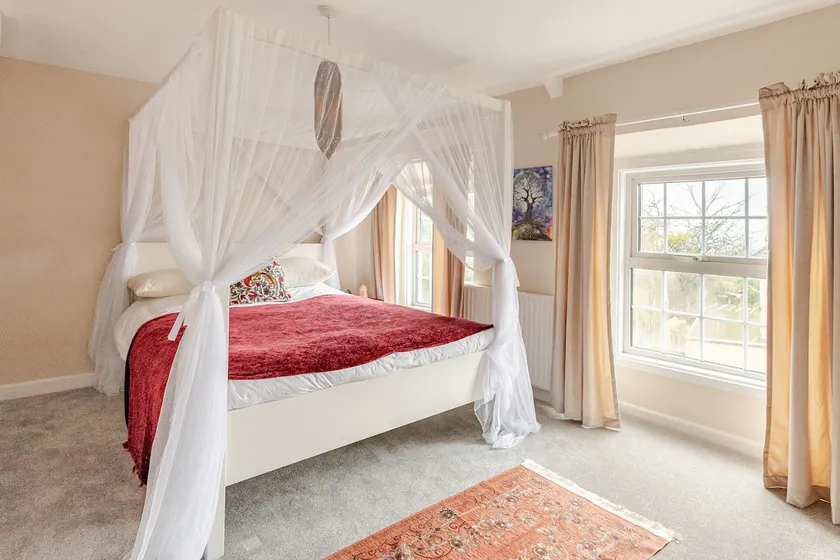 Pheonix Cottage on Glastonbury Tor - Image 1