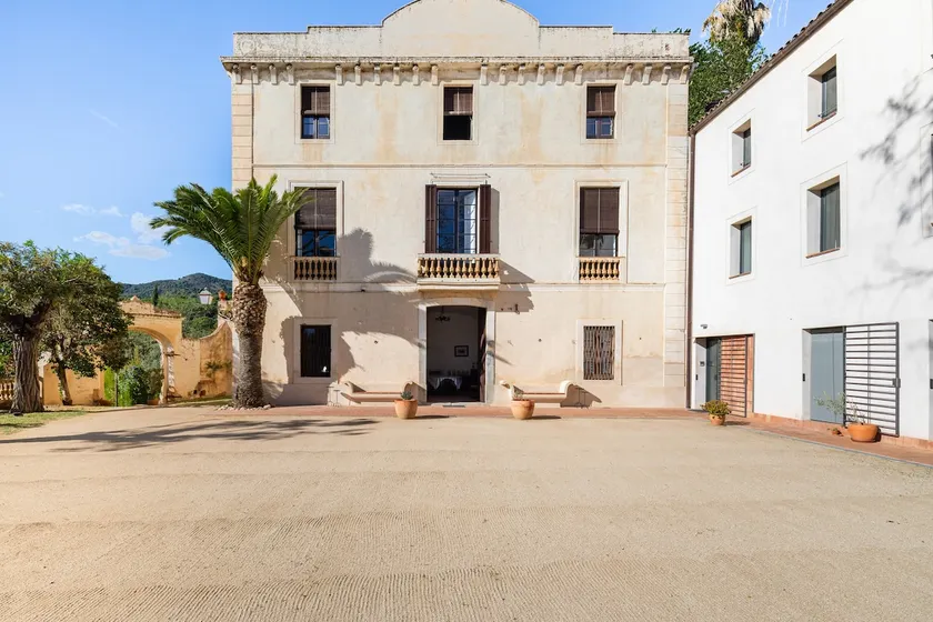 Can Rovira: Vast property, 20 min from Barcelona - Image 1