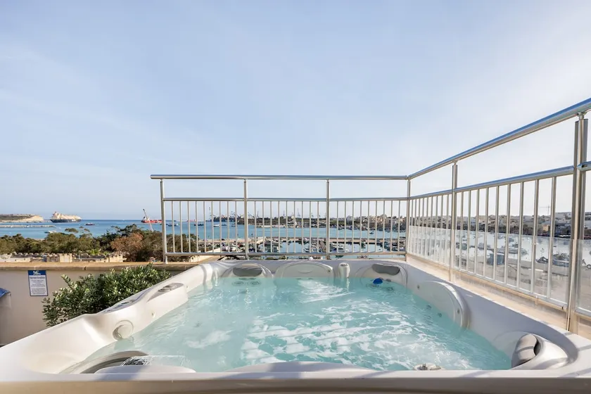 Seagull Penthouse Marsaxlokk - Image 1