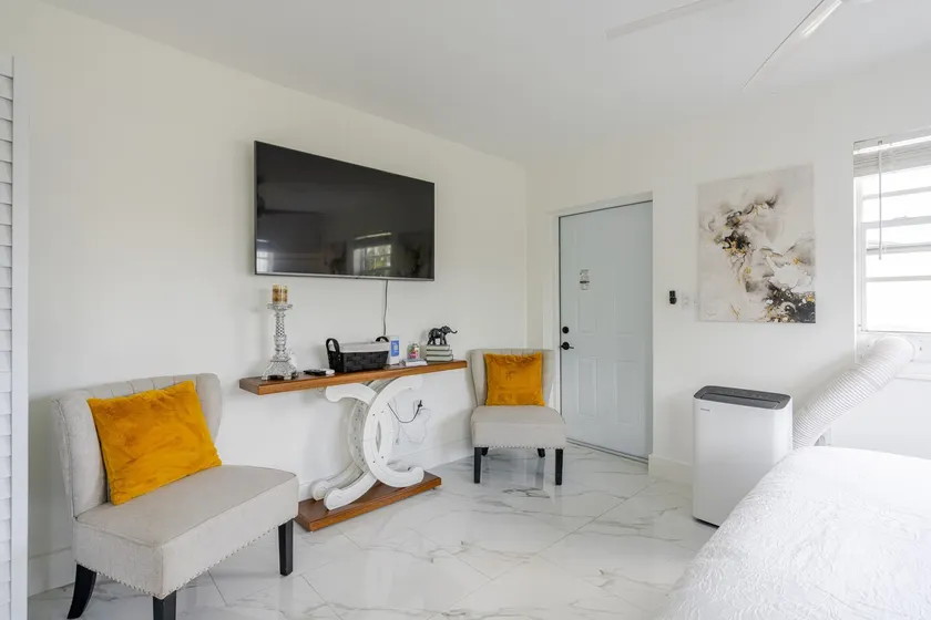 Quaint and Beautiful Guesthouse - Image 1
