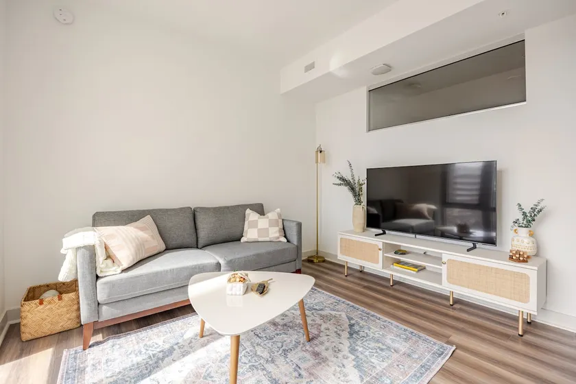 Nestled Boutique APT Downtown - Image 1