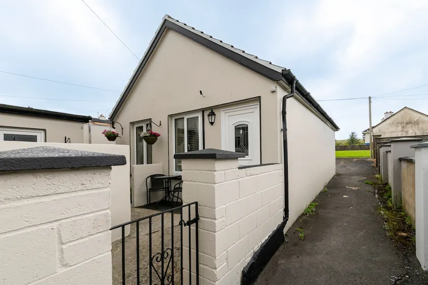 Rooska Gatehouse, Entire Holiday Home (2 bedrooms) - Image 1