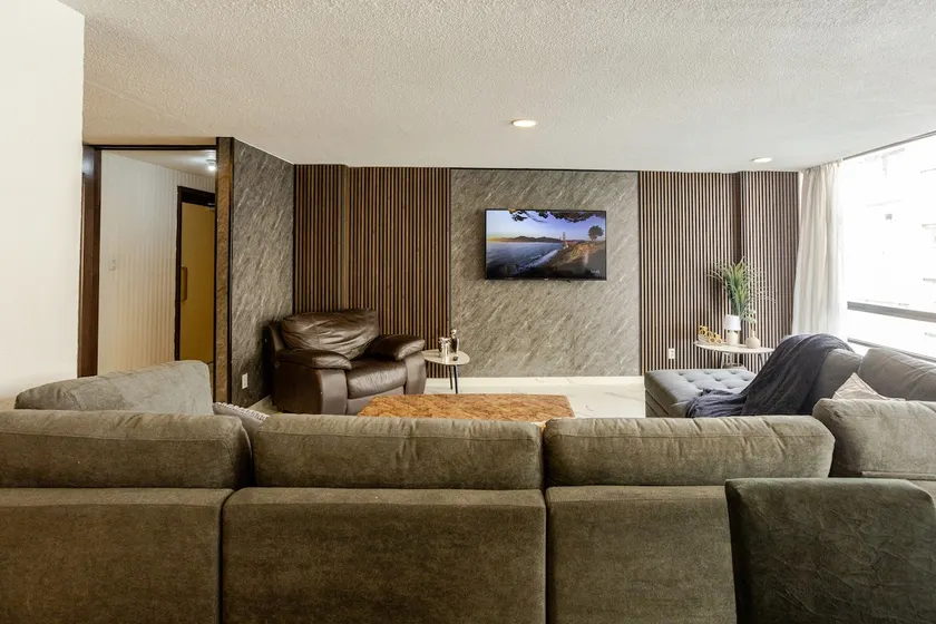 Luxury 5br Apt, amazing location, sleeps 16 people - Image 1