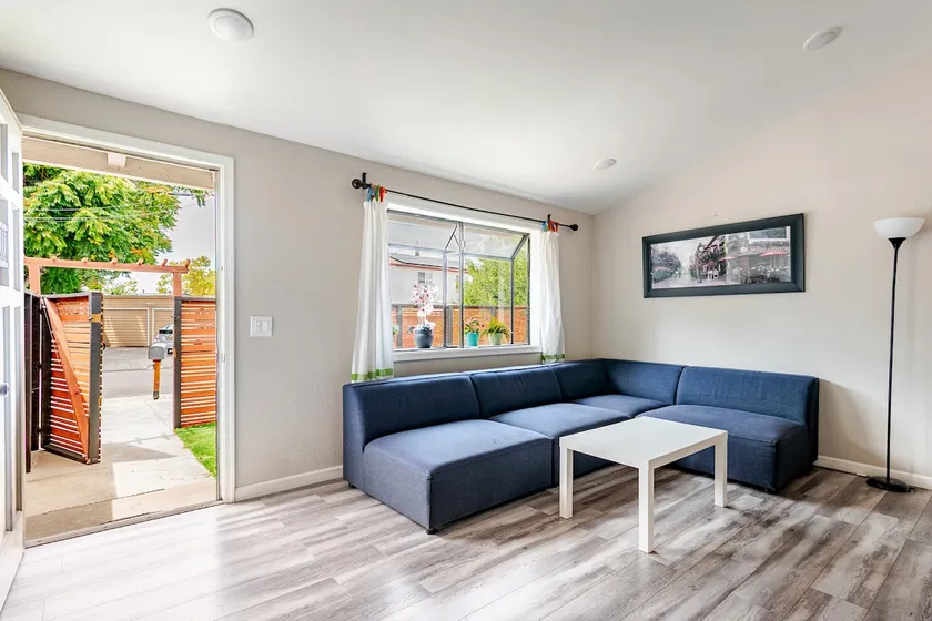 Entire Home for 4: 2 Bedrooms, 1 Bathroom, Kitchen - Image 1