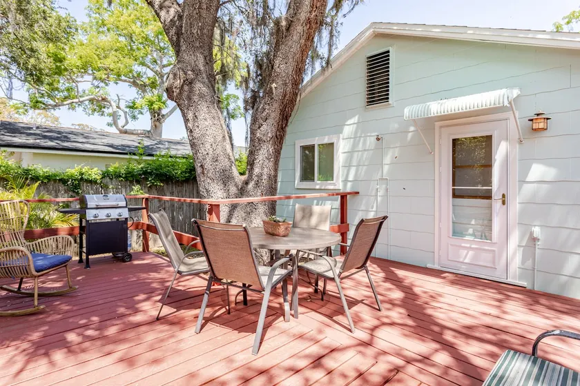 Springtime coastal cottage - Image 1