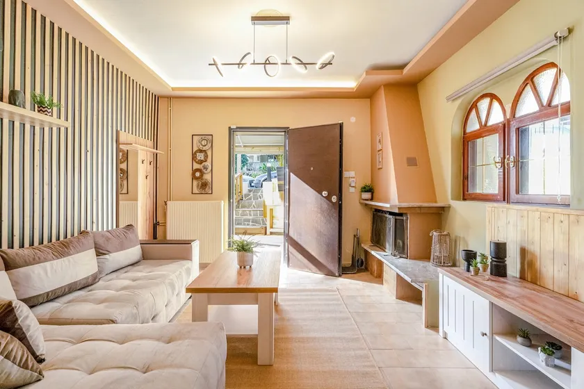 Cozy 1894 Old Heritage Maisonette - Private courtyard- by JK - Image 1