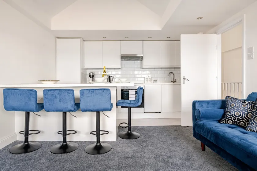 Herne Bay Penthouse Breathtaking Sea & Pier Views! - Image 1