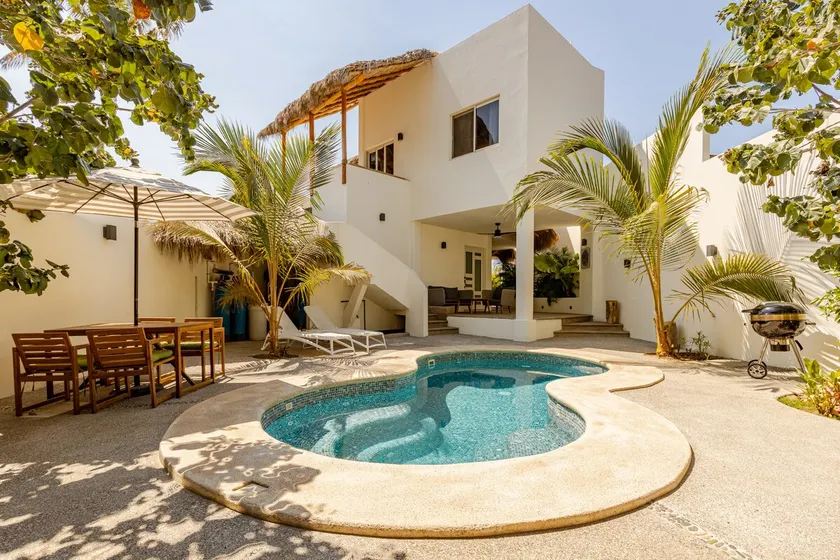 Patos Resorts Bungalows - Image 1