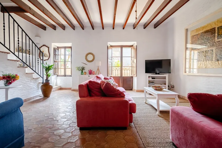 Charming Townhouse in the heart of Pollenca Old Town - Image 1