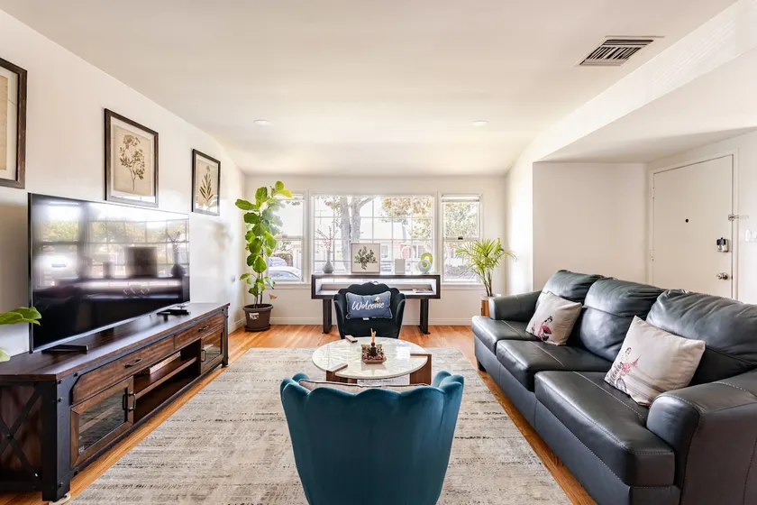 3BR + Free Parking | 25m Disneyland • 15m DTLA - Image 1