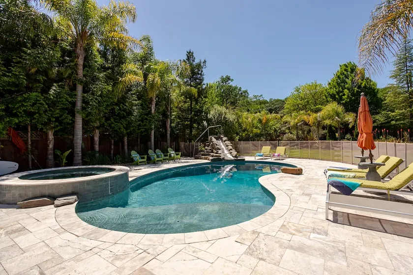 Glen Ellen getaway, pool, hot tub, acre of gardens - Image 1