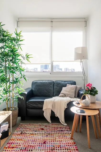 Fira Gran Via just minutes away. Sunny apartment - Image 1