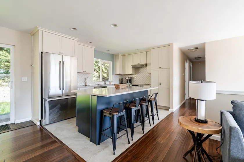 Gorgeous Home in Silverdale, Perfect for Families! - Image 1