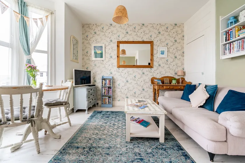 No.2, 92 Harbour st, Whitstable. Seaside Escape - Image 1