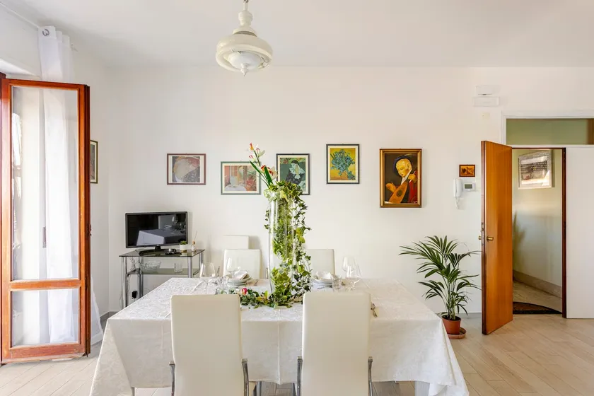 The Two Mulberry Trees Wood apartment - Image 1