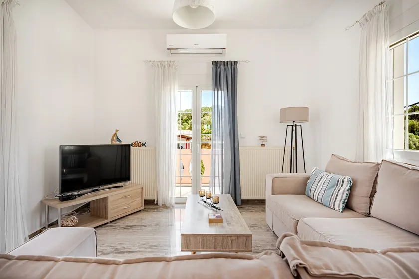 Cozy Renovated Apartment "Filoxenia" - Image 1