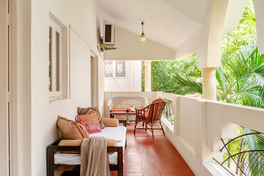 Beautiful 1 BHK | Pool | Power Backup | 4 Guests - Image 1