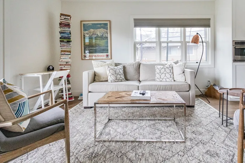 Clean Luxury Apartment in Warm Springs - Image 1