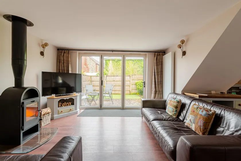 Spacious Broads 3 Bed Cottage with a modern twist - Image 1