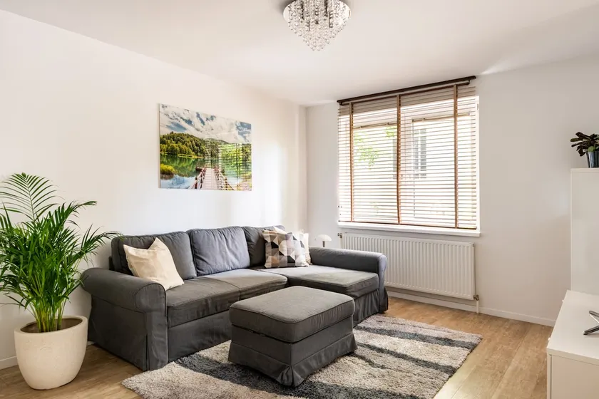 Modern apartment in a quiet neighborhood, close to U4 - Image 1