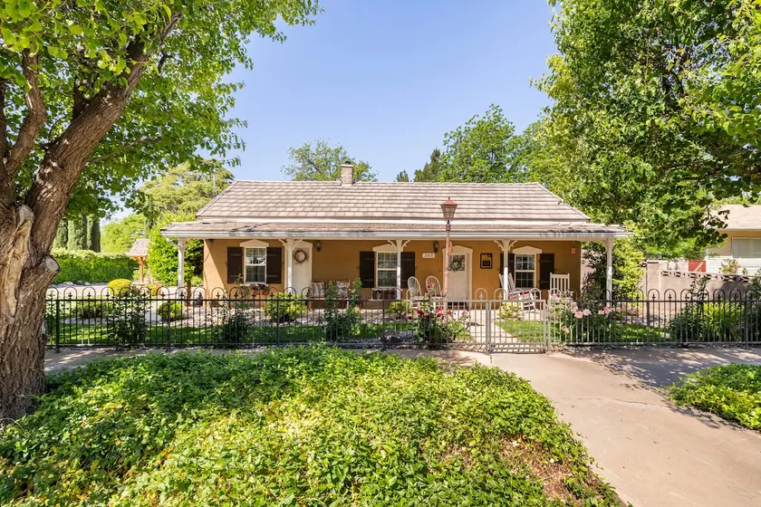 Hidden Pioneer Cottage Historic Site - Image 1