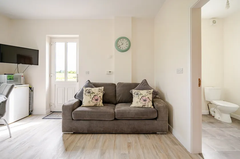 Beautiful, clean apt ready for your country stay! - Image 1