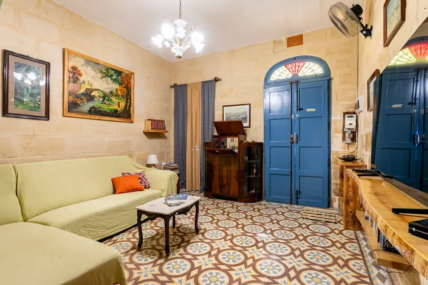 Maltese Town House with private entrance - Image 1