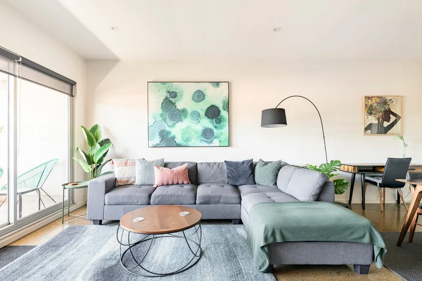 Stylish Apartment in Heart of Kensington w parking - Image 1