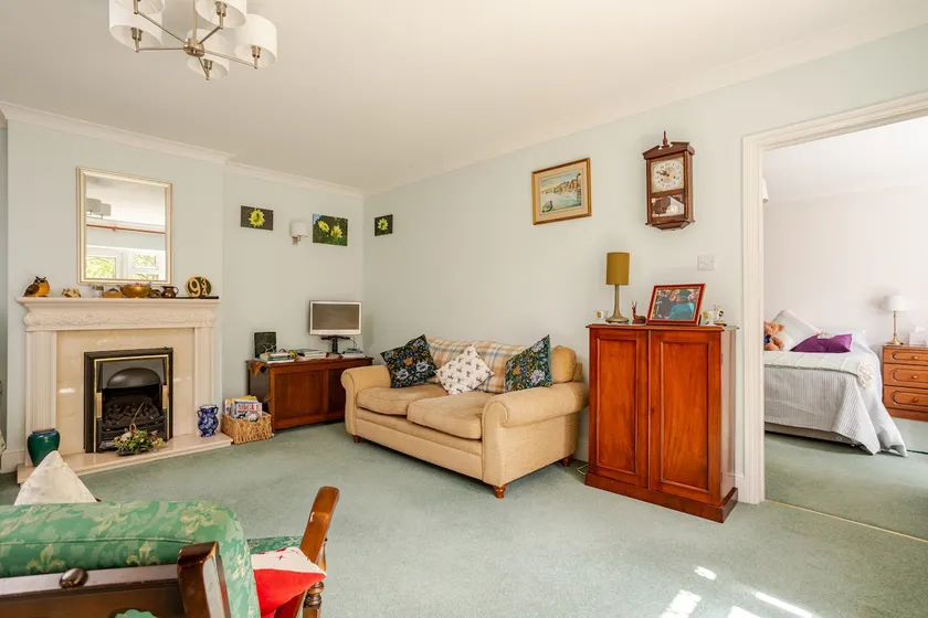 Hazelbury Annexe: Harry Potter Studios 5mns drive - Image 1