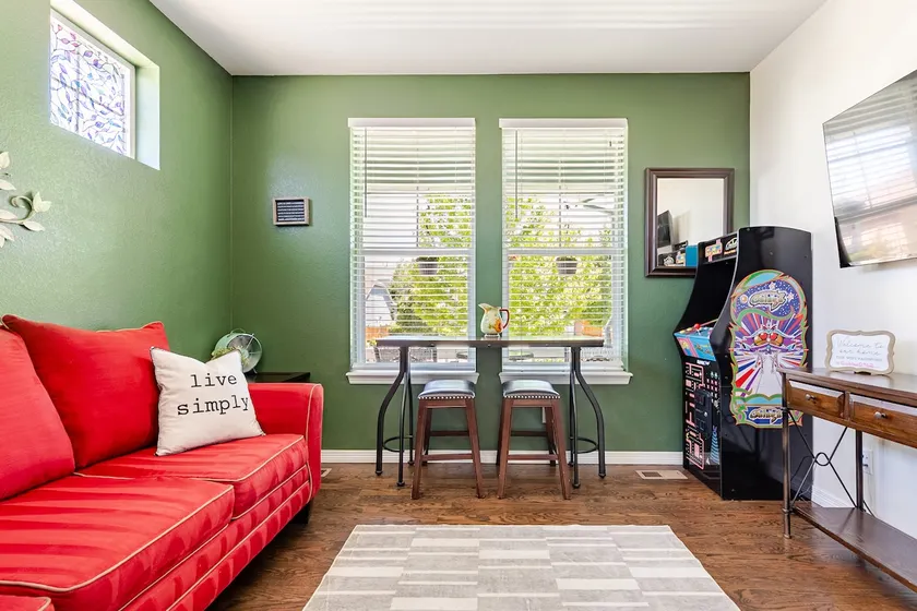 Mother-in-law vacation space - Image 1