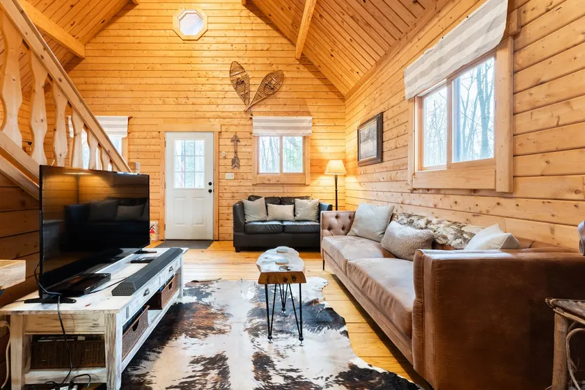 Incredible Cozy Cabin Immersed in Nature - Image 1