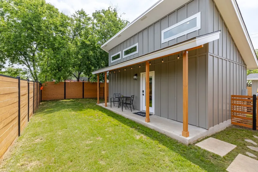 Modern Guest House + Private Yard + Pet Friendly! - Image 1
