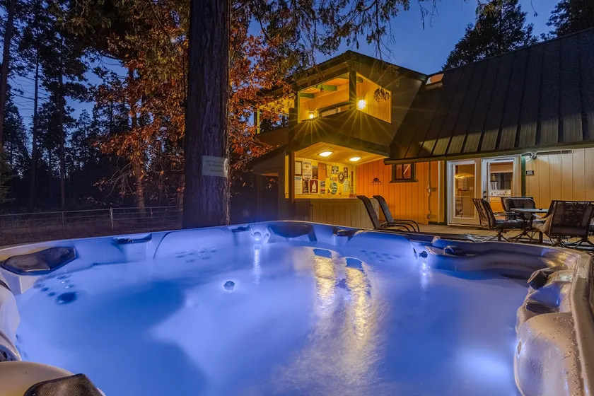 Near 2 Yosemite Entrances - Hot Tub - Fire Pit - Wood Burning Stove - Pets OK - Image 1
