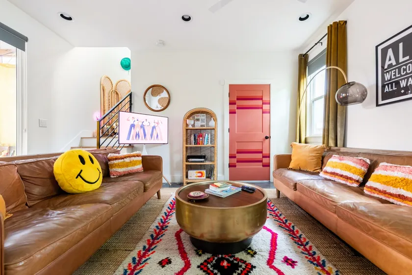 Condé Nast Fav! E ATX Hot Tub + Pool •Walk to 6th - Image 1