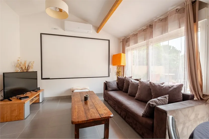 sunny and quiet house with independent entrance - Image 1